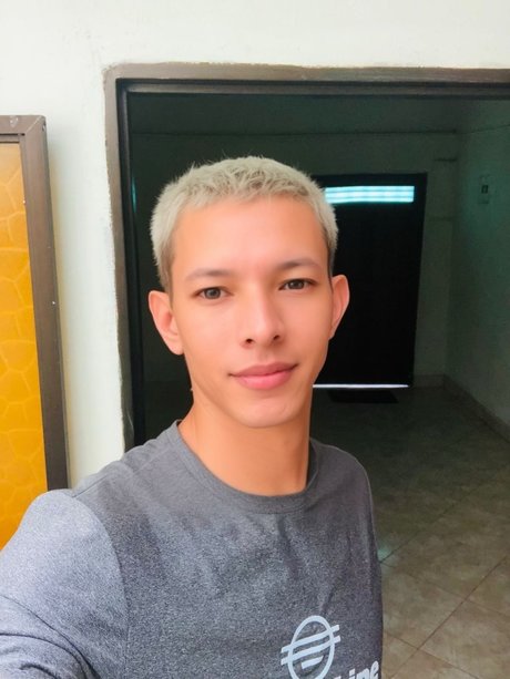 alex adam s nudes model image