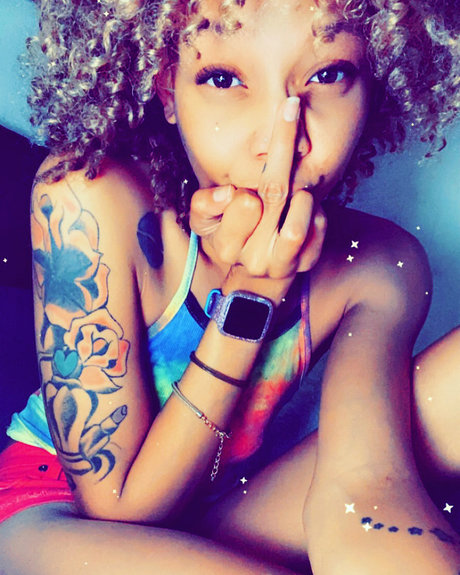 Alexa Contessa art star img