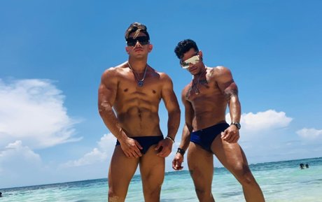 alex leal naked star pic