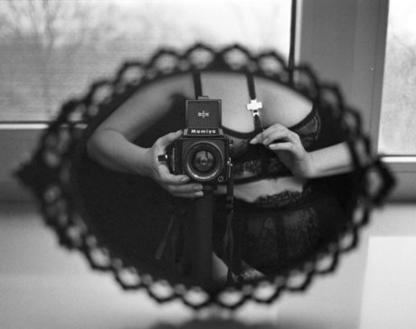 Nylon V nus model best pic