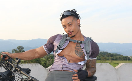 Brublack nude actress photo