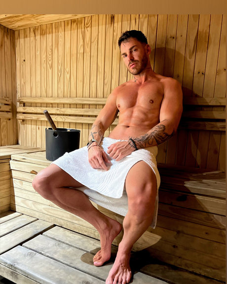 J X RYD_ model free picture