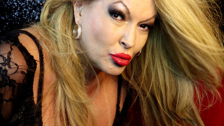 Romi Bach sex model pictures