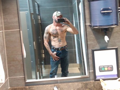 Donald Irelan exclusive model photo