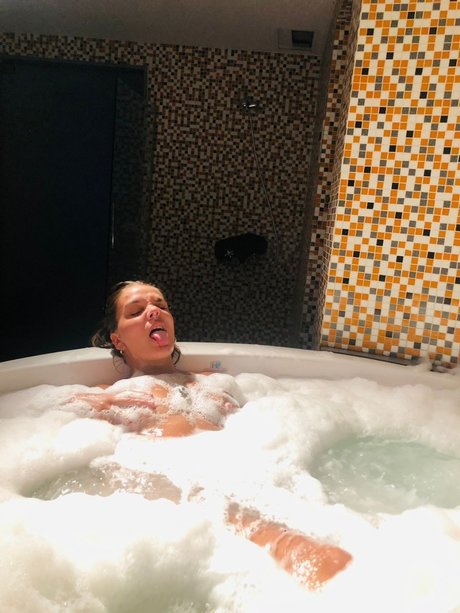 Adolescentt hd actress photos