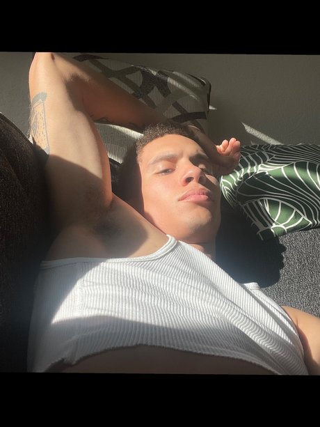 alkxn sexy model picture