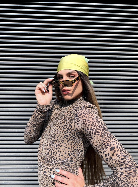 Brubru model nude img