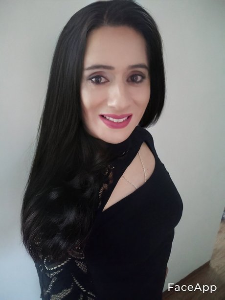 Andrea Vargas model top pic