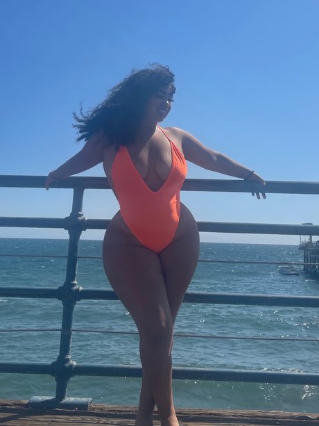 Jenessa_ pornstar beautiful images