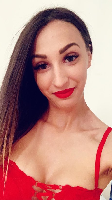 Adelline model pornographic archive