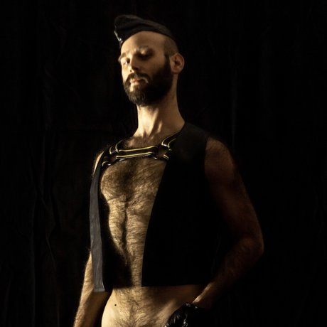 The Otter Boleyn Gurl naked model image