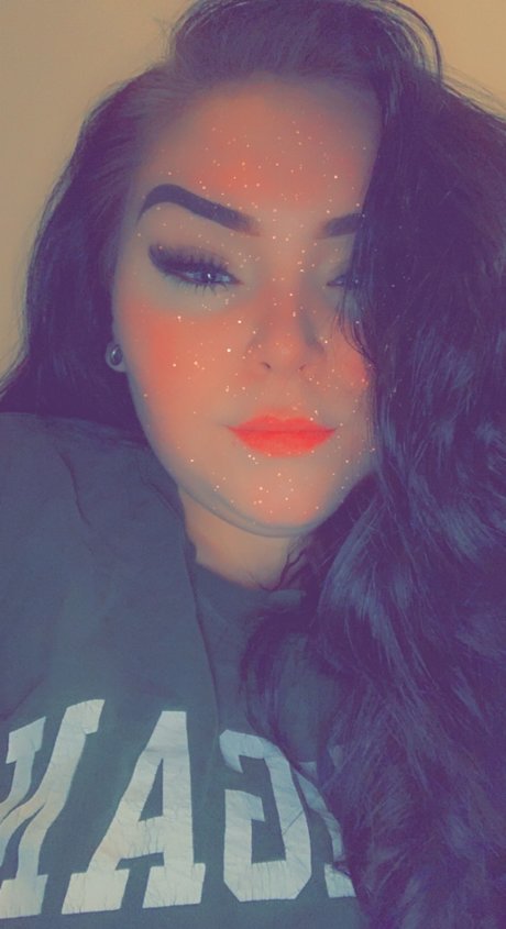 Allysia model best pic