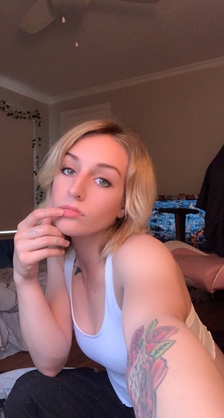 Ally Sweets erotic model picture