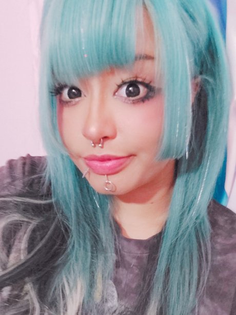 n a o m i_ model high quality photo