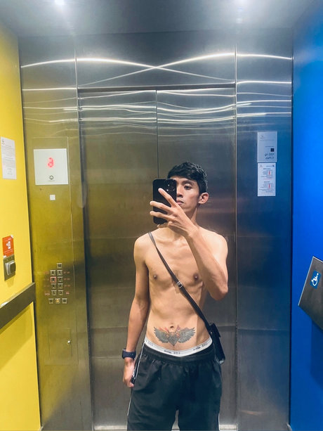 MR T nude model archive