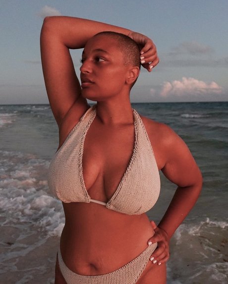 Ocher X erotic model gallery