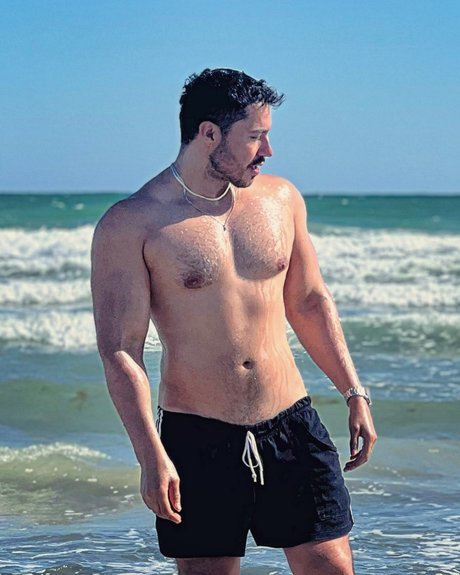 ALEJANDRO MIRAMONTES model top gallery