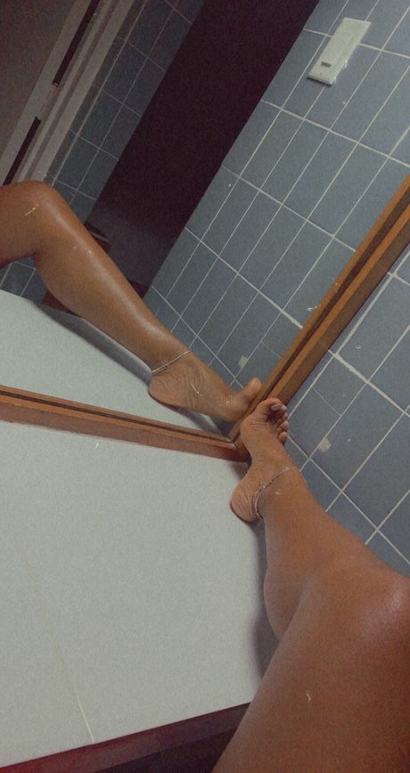 Asabi s Feet sexy model picture