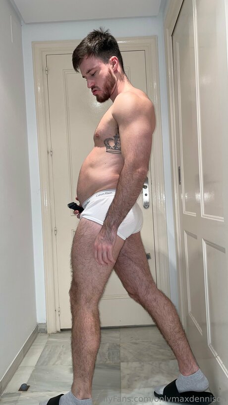 Max Dennison hot actress picture