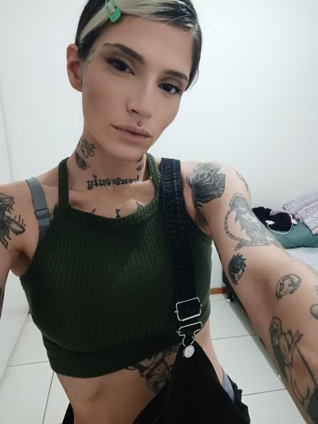 K M A free actress pic