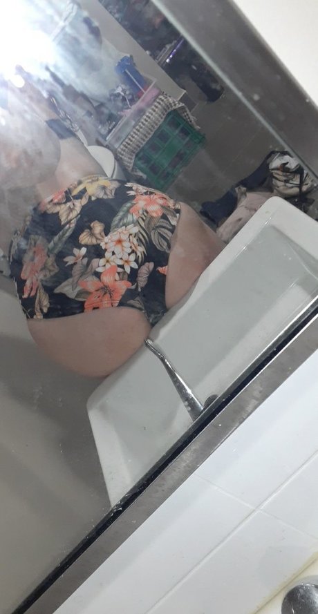 _Little miss__ nude actress photo