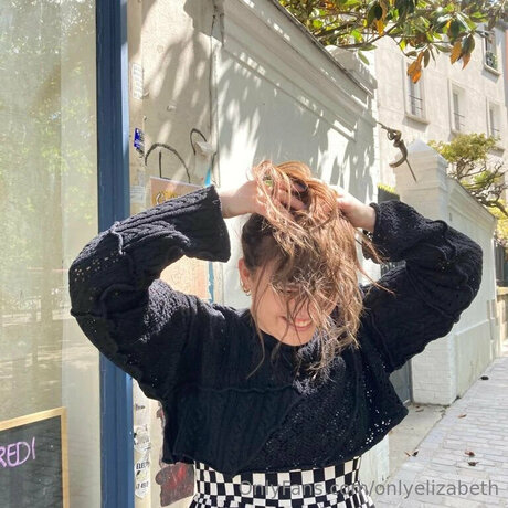 Peachy Eliza_ model naked pic