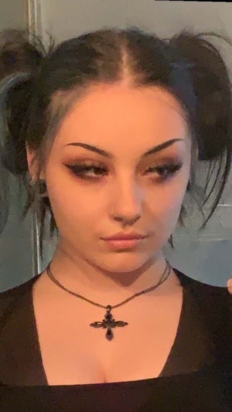 OnlyBats model naked galleries