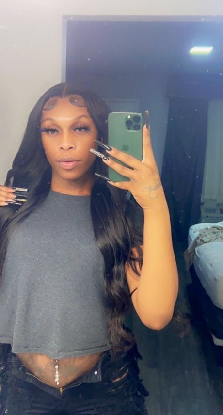 KhariV_ nude pornstar img