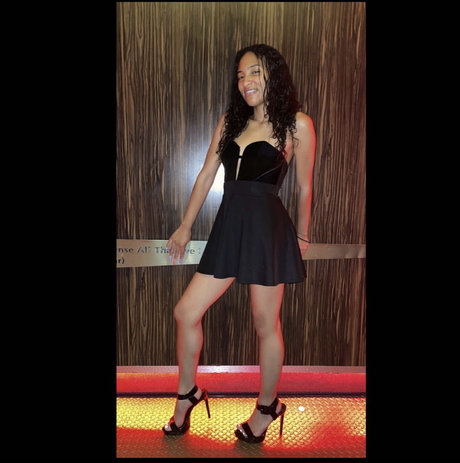 Ling Ling_ nice model pic