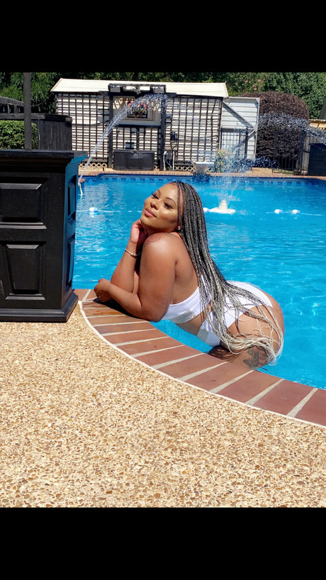 MissMonroe porn actress photo