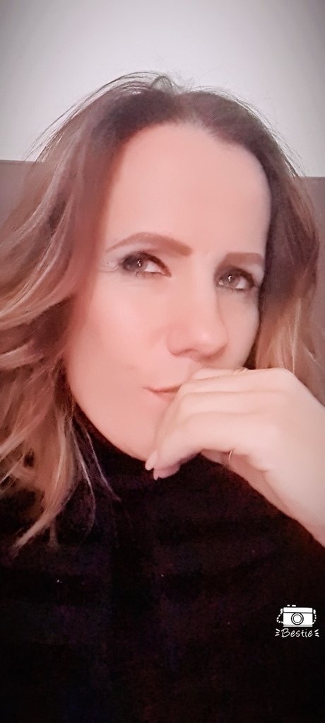 LG27 pornographic actress img