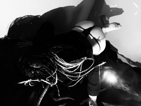 Abril GO 2003 erotic actress pic