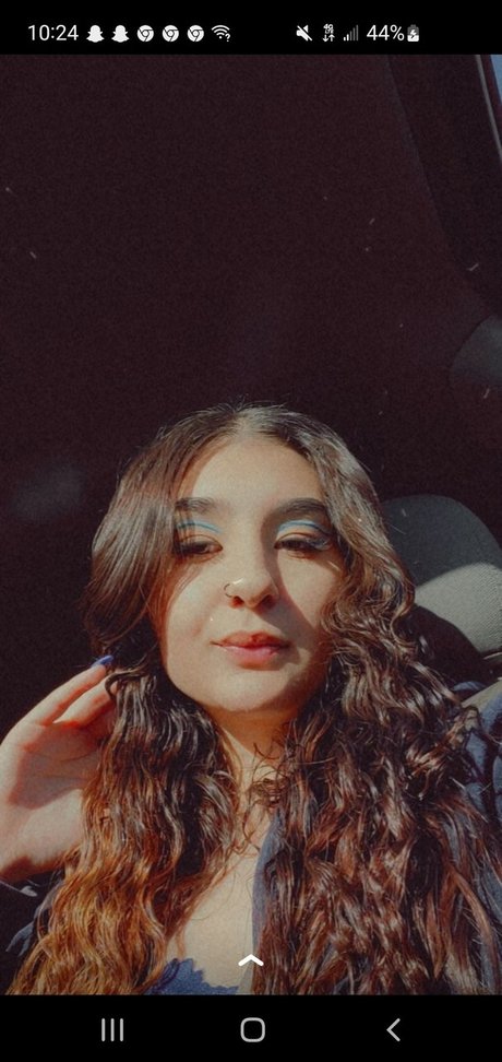 Acacia Hutchinson nude star archive