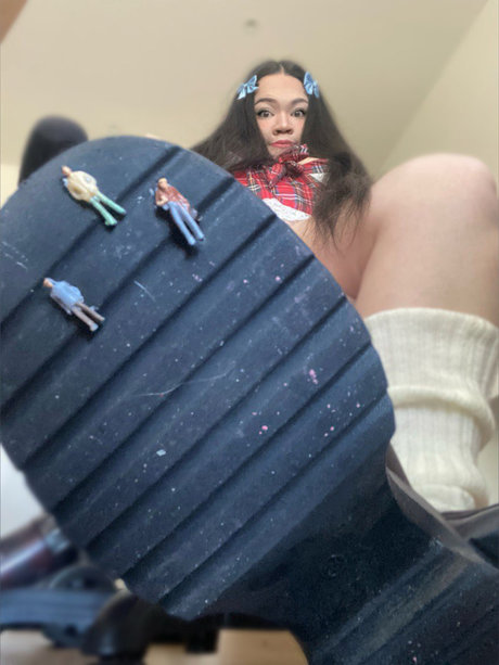 The Aussie Giantess pretty star img