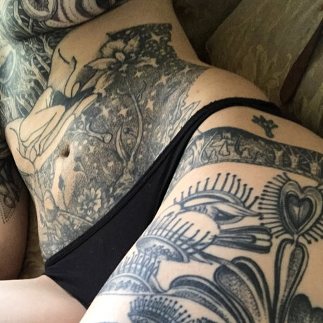 Olive Pits star nudes archive