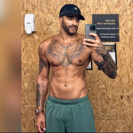 Rael Oliveira model high quality pictures