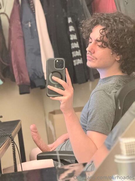 Oli Rhoades star free img