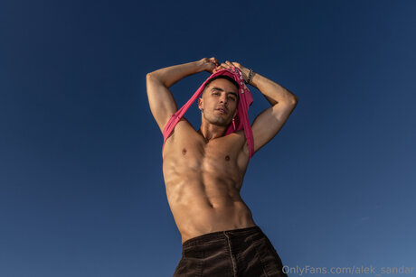 Alek Sandar star nude picture