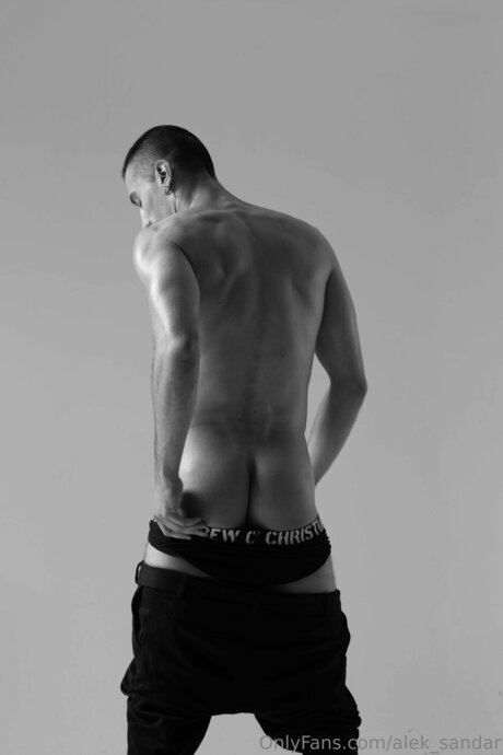 Alek Sandar model nudes images