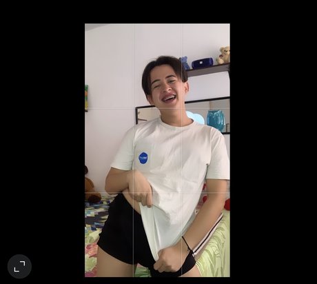 Ale Flowers model naked galleries