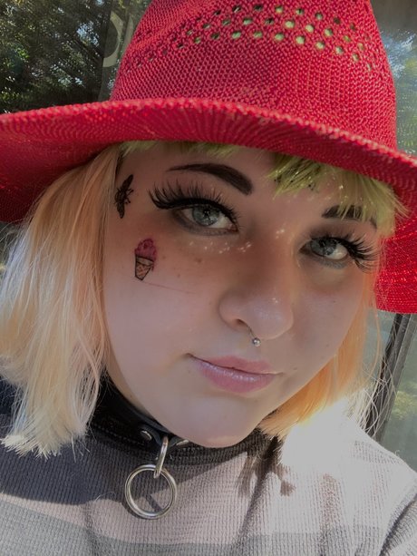 Joanna Belle star hot pic