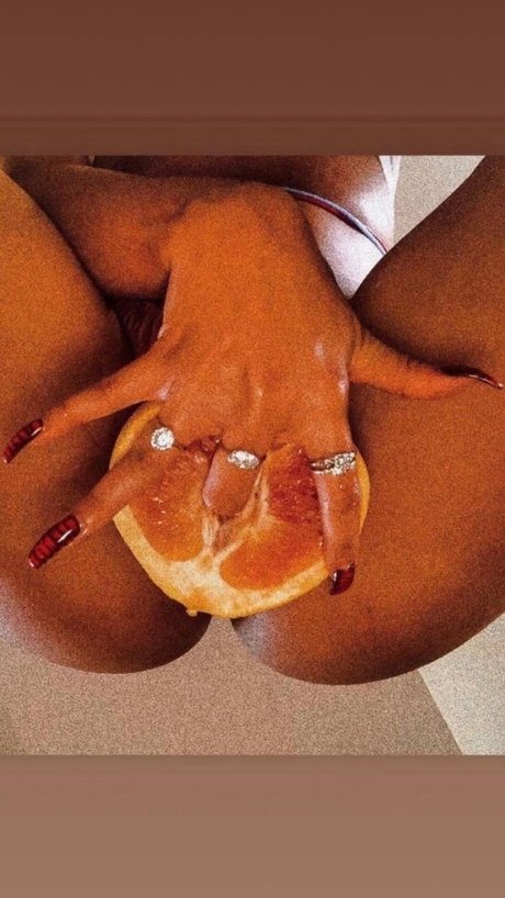 Melllly_ best model galleries