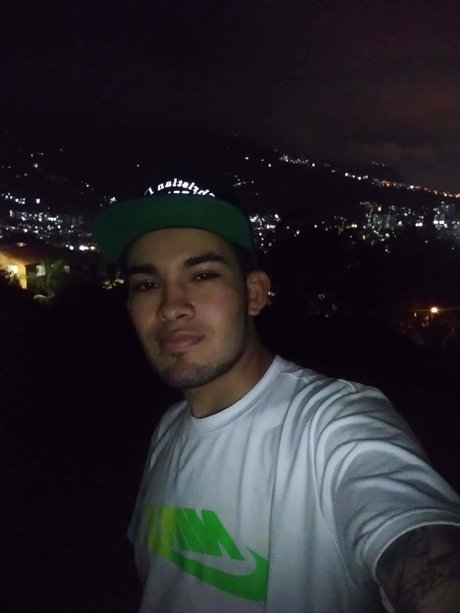 Oween EE xxx model pictures