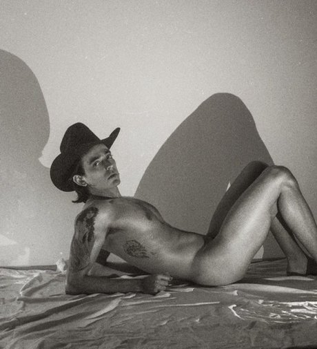 MIAU exclusive actress picture