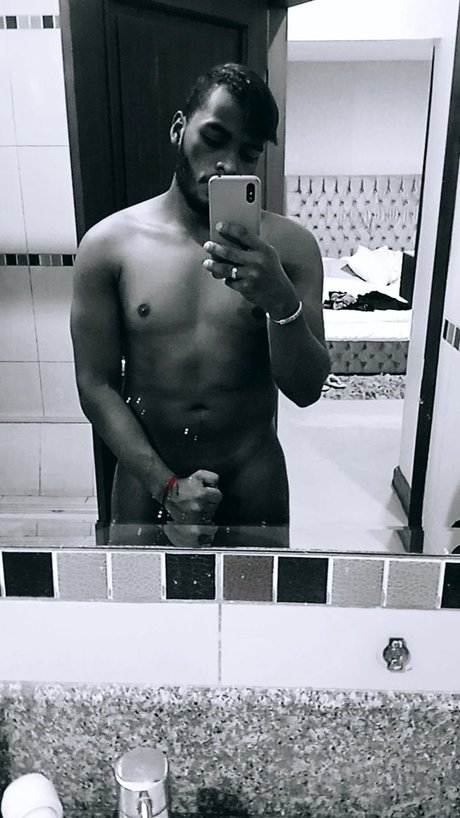 Jefrry naked model pic