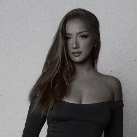 Sagey pretty model picture