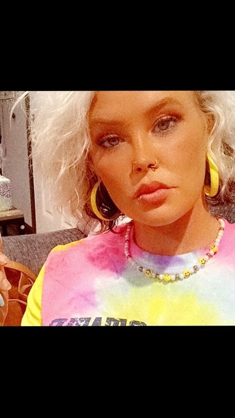 DA CUTE ONE_ model images