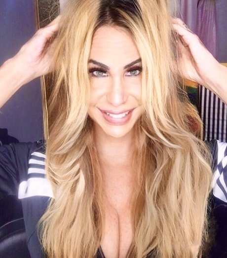 PatyBionda_ model nice images