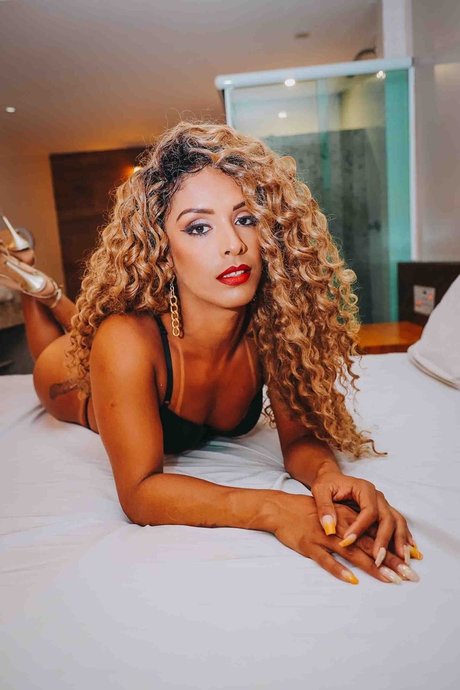 Patricia Miranda model sexy pic