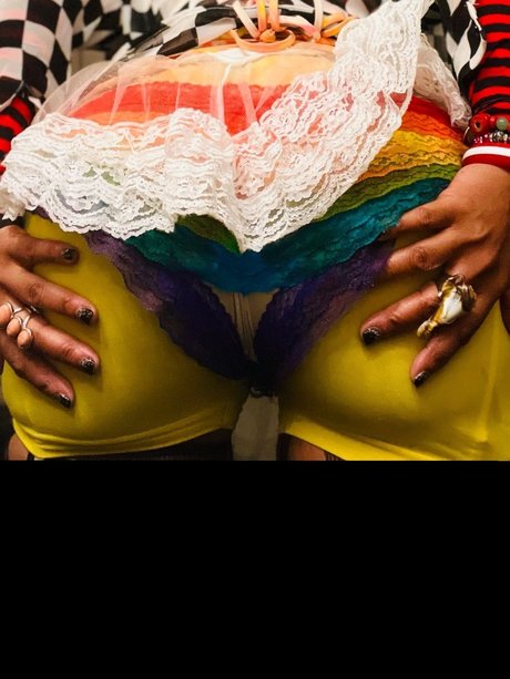 Patchez Clownz pornstar pretty pics